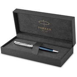 Parker 2119649 Sonnet Kugelschreiber | Premium Metall und Blau satiniert mit Chrom-Finish | mittlere Spitze mit schwarzer Tinte | Geschenkbox - 1